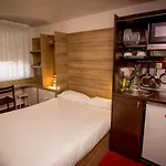 So'lodge Niort A83 Hotel La Creche