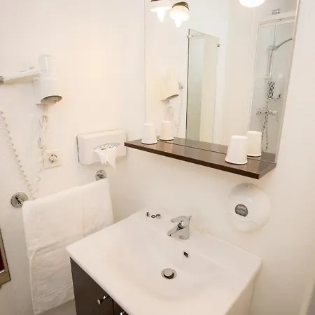So'lodge Niort A83 Hotel 2*