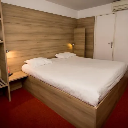 So'lodge Niort A83 Hotel 2*