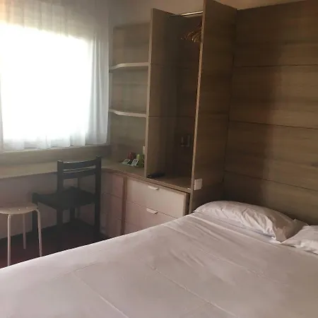 So'lodge Niort A83 Hotel 2*