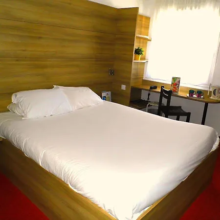 So'lodge Niort A83 호텔