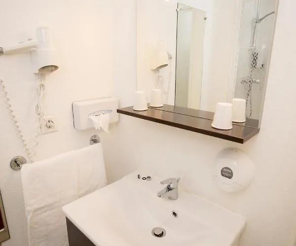 So'lodge Niort A83 Hotel 2*