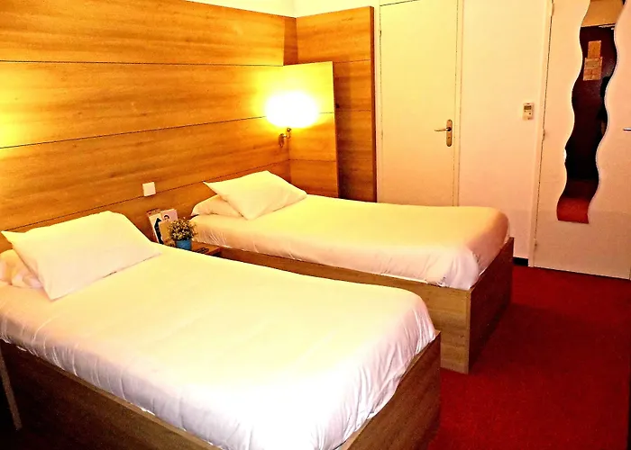 So'Lodge Niort A83 2*