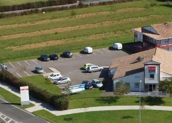 So'lodge Niort A83 Hotel 2*